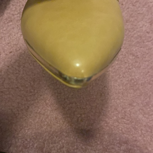 Woman’s Beige Flats (Sz 9W) - Picture 2 of 4